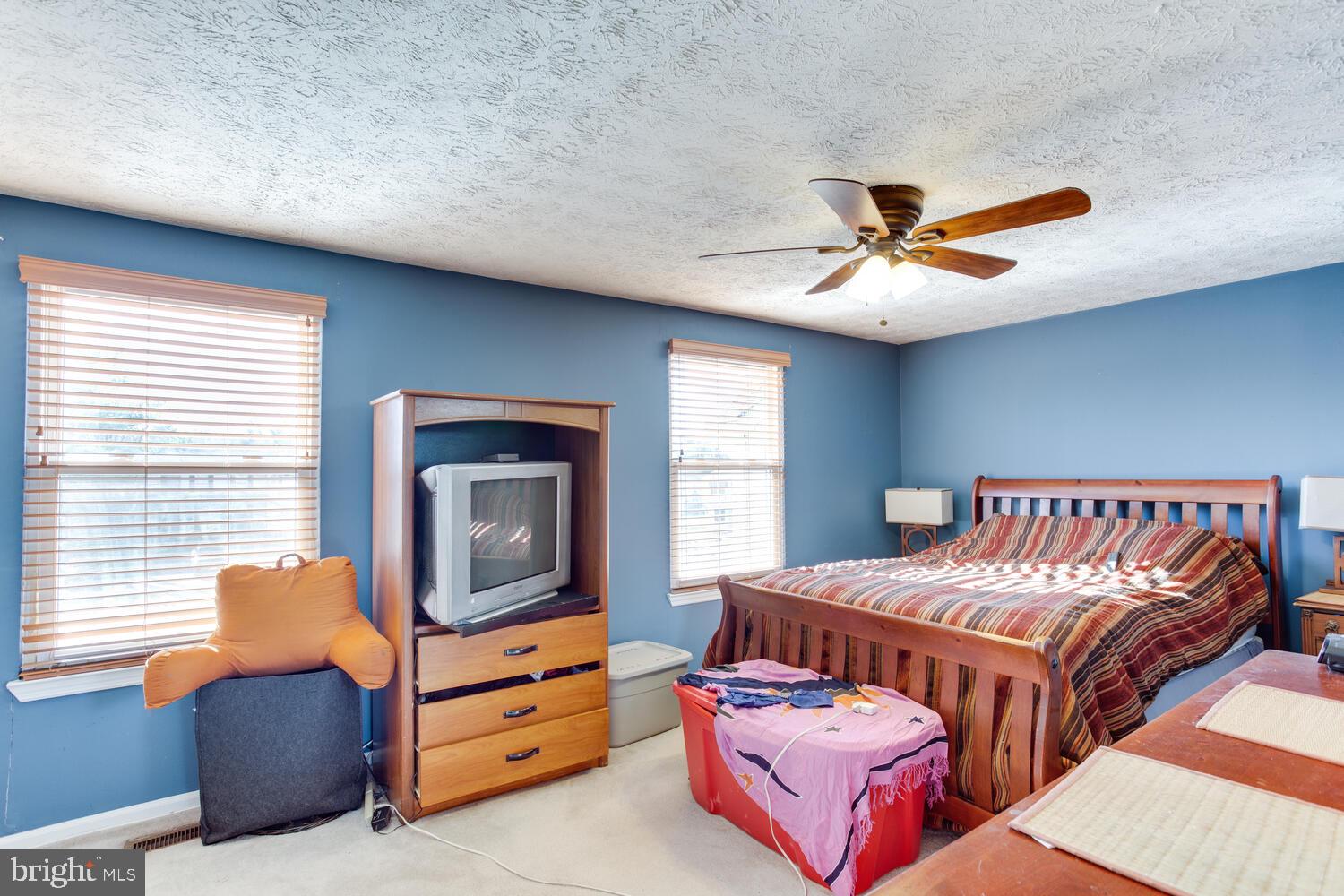 OAK POND - Residential