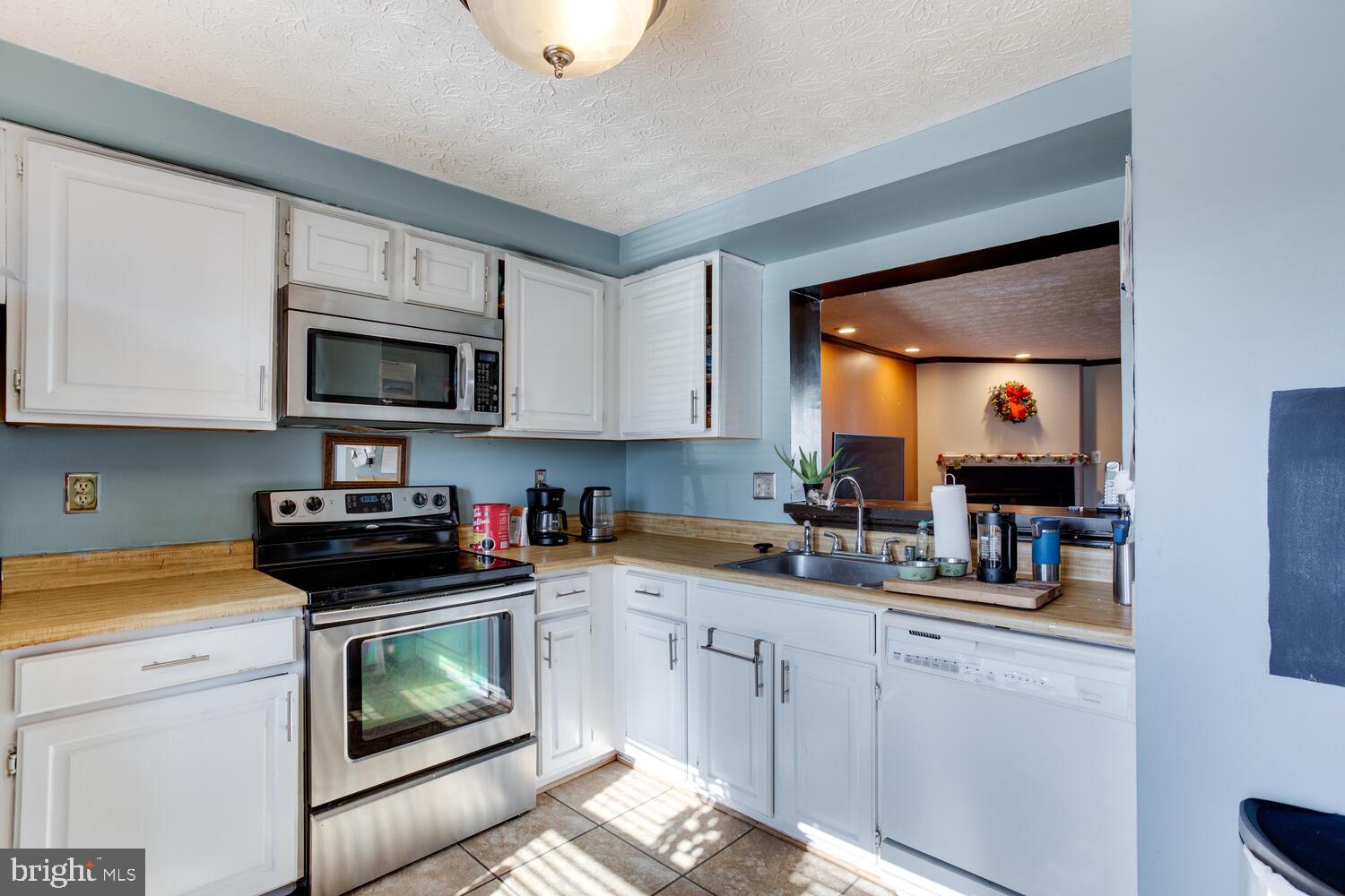 OAK POND - Residential