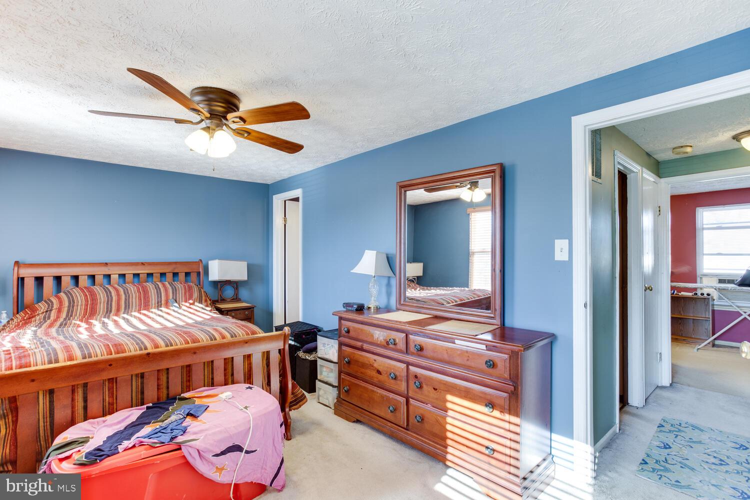 OAK POND - Residential