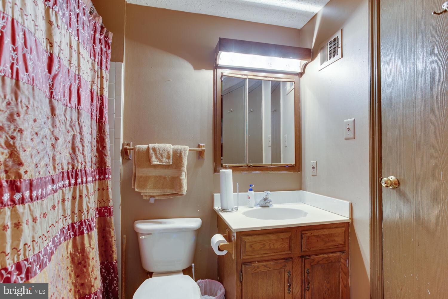 OAK POND - Residential