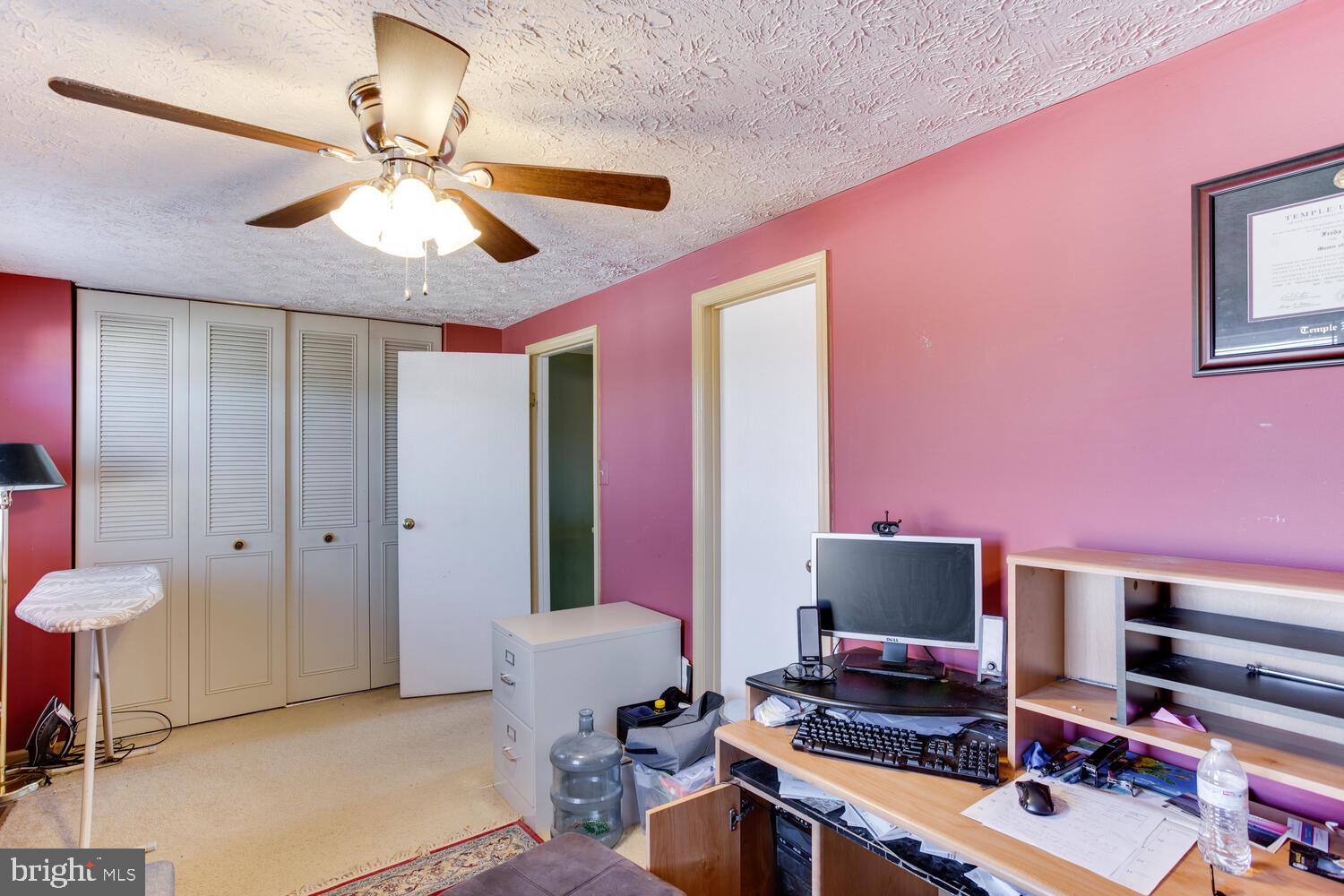 OAK POND - Residential