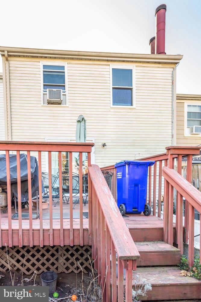 OAK POND - Residential