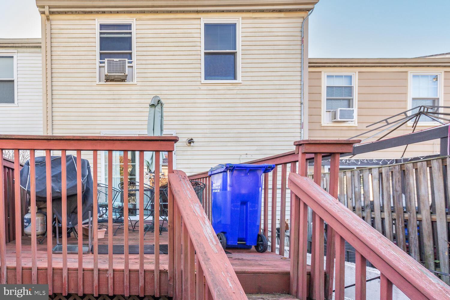 OAK POND - Residential