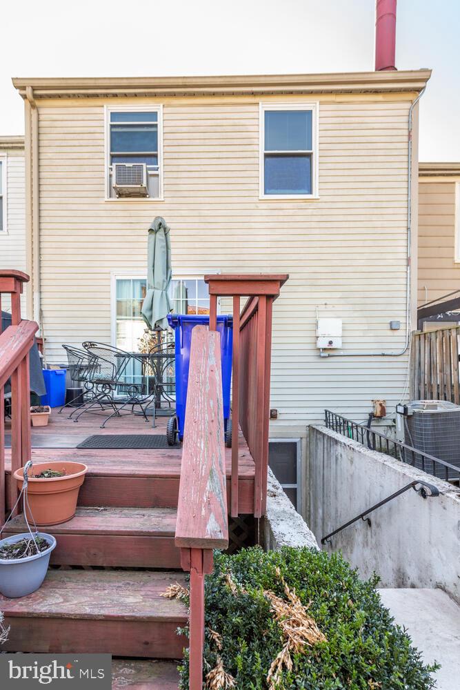 OAK POND - Residential