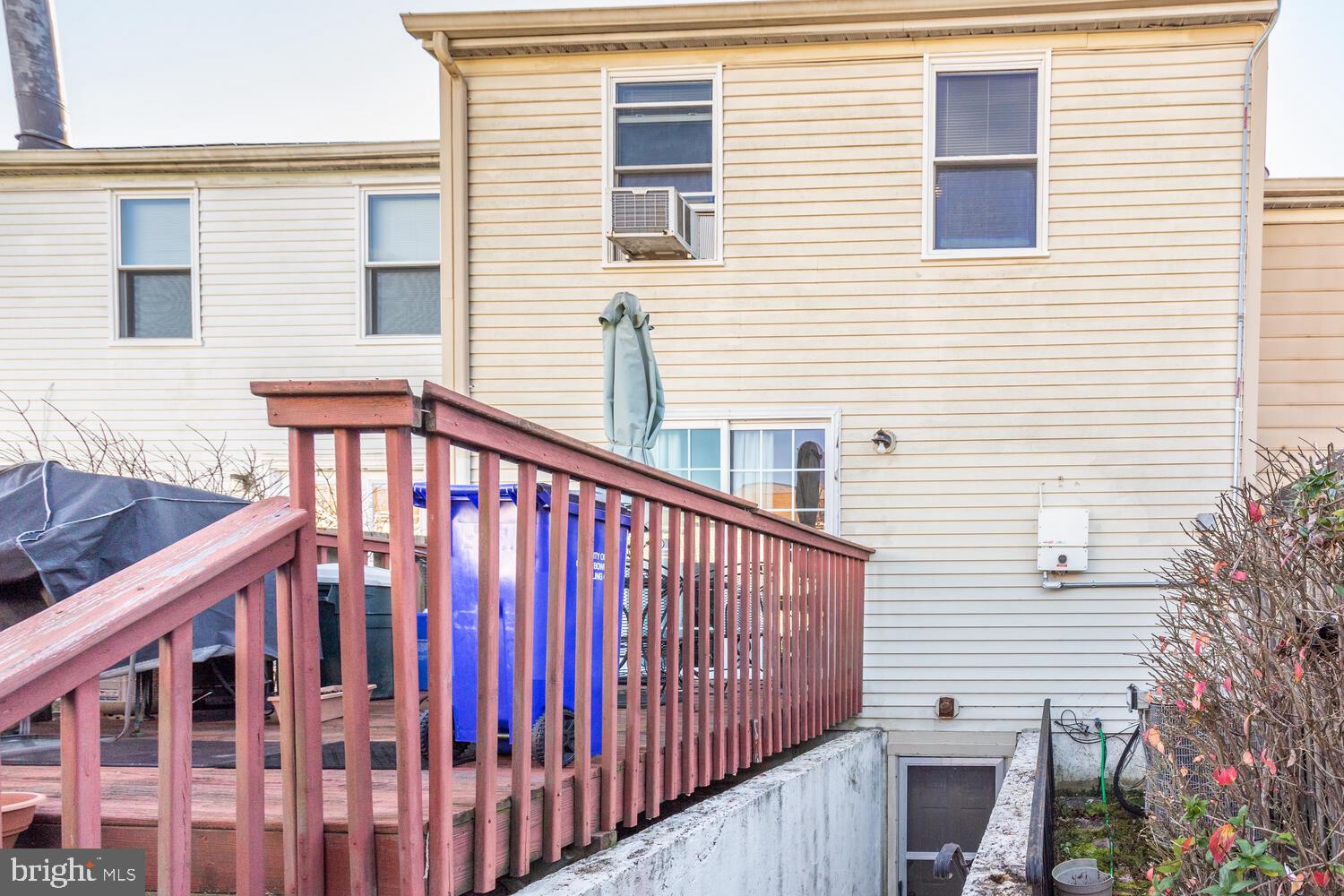 OAK POND - Residential