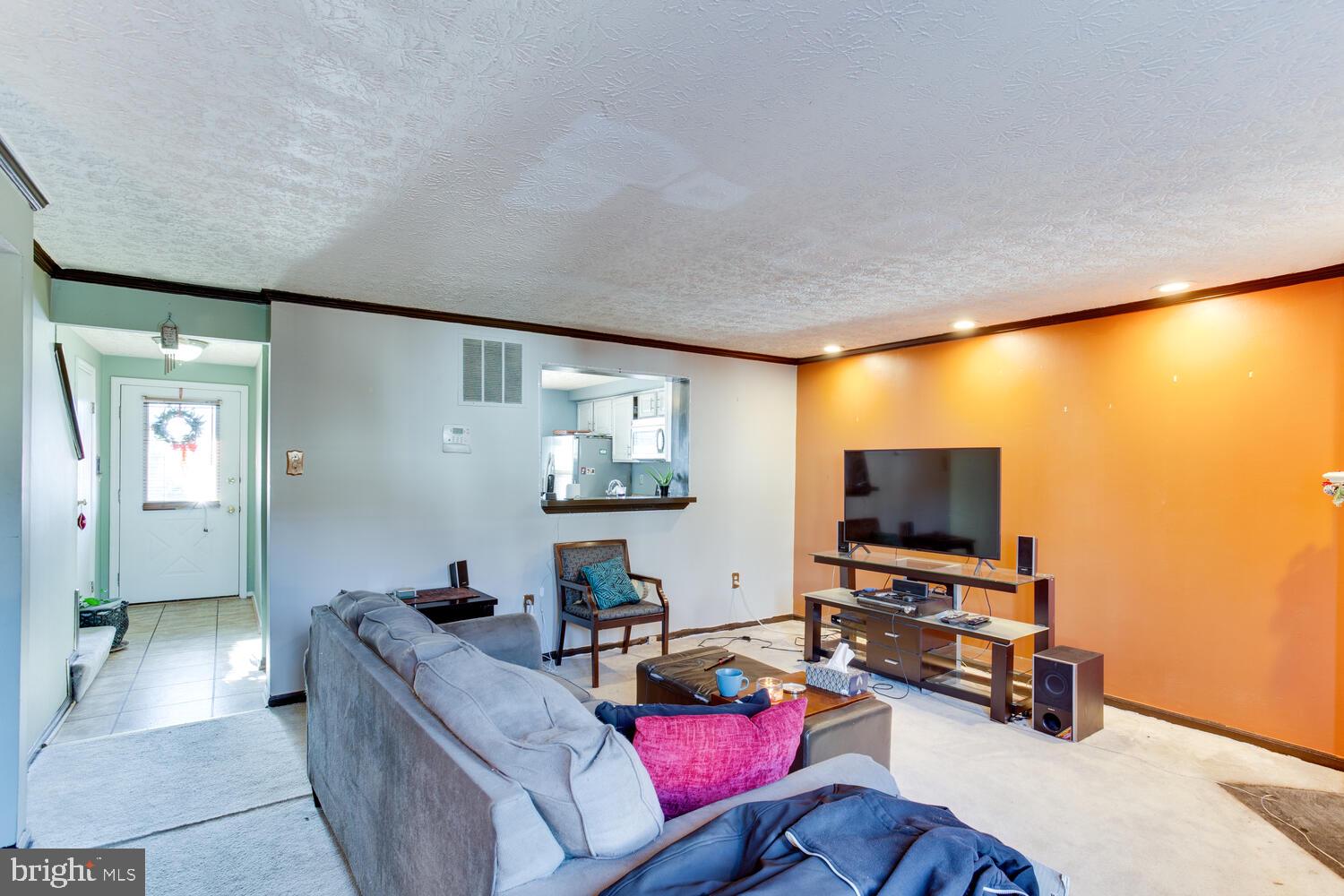 OAK POND - Residential