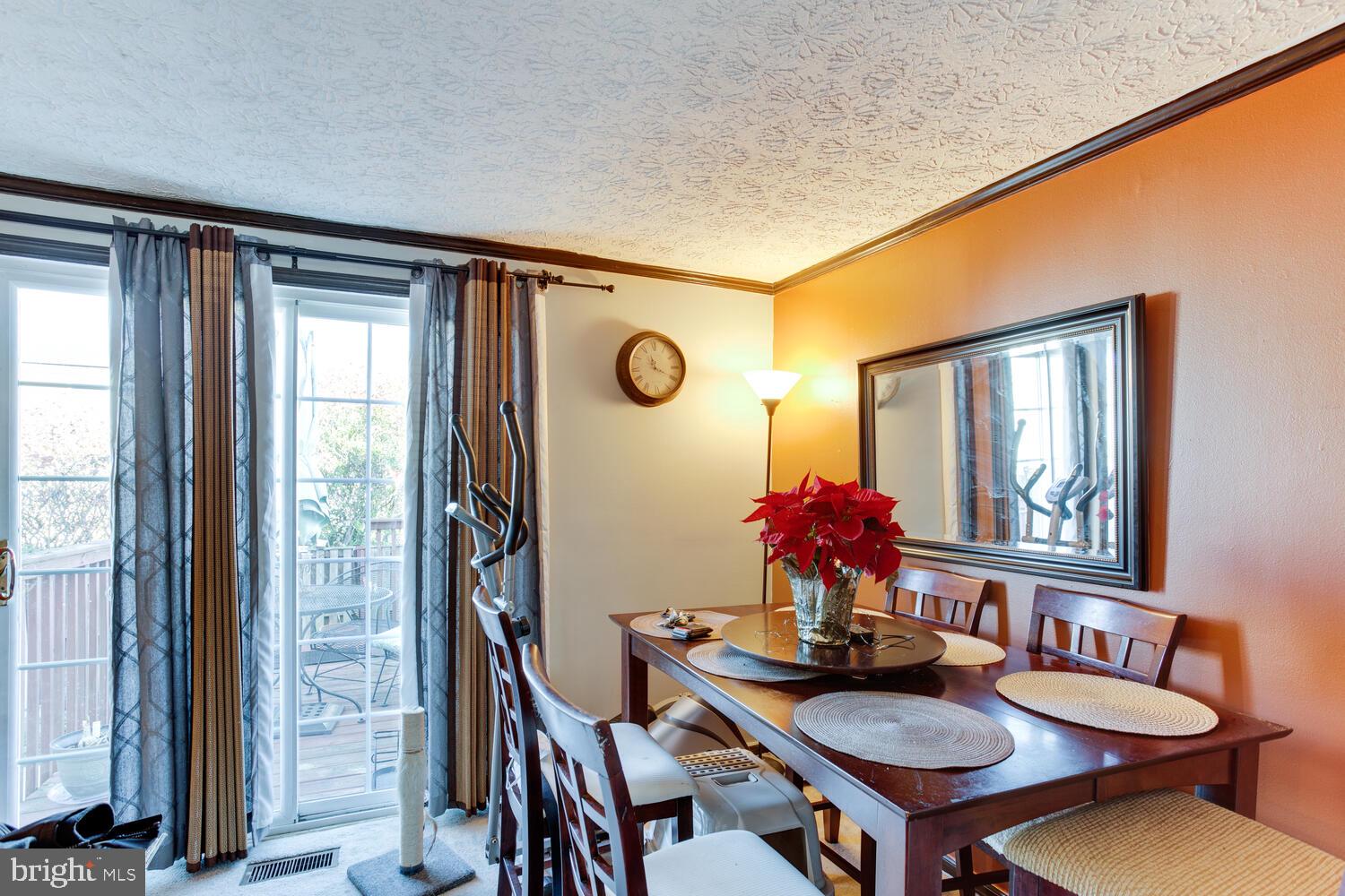 OAK POND - Residential