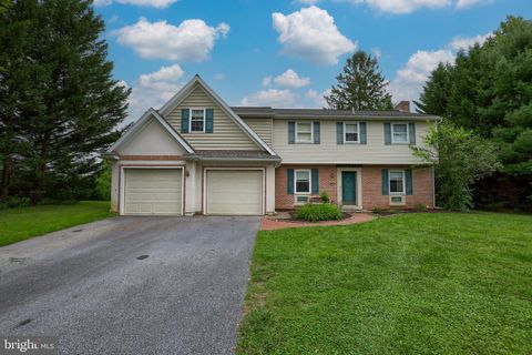 Photo of 2834 FIDDLERS GREEN RD, LANCASTER, PA 17601 (MLS # PALA2038918)