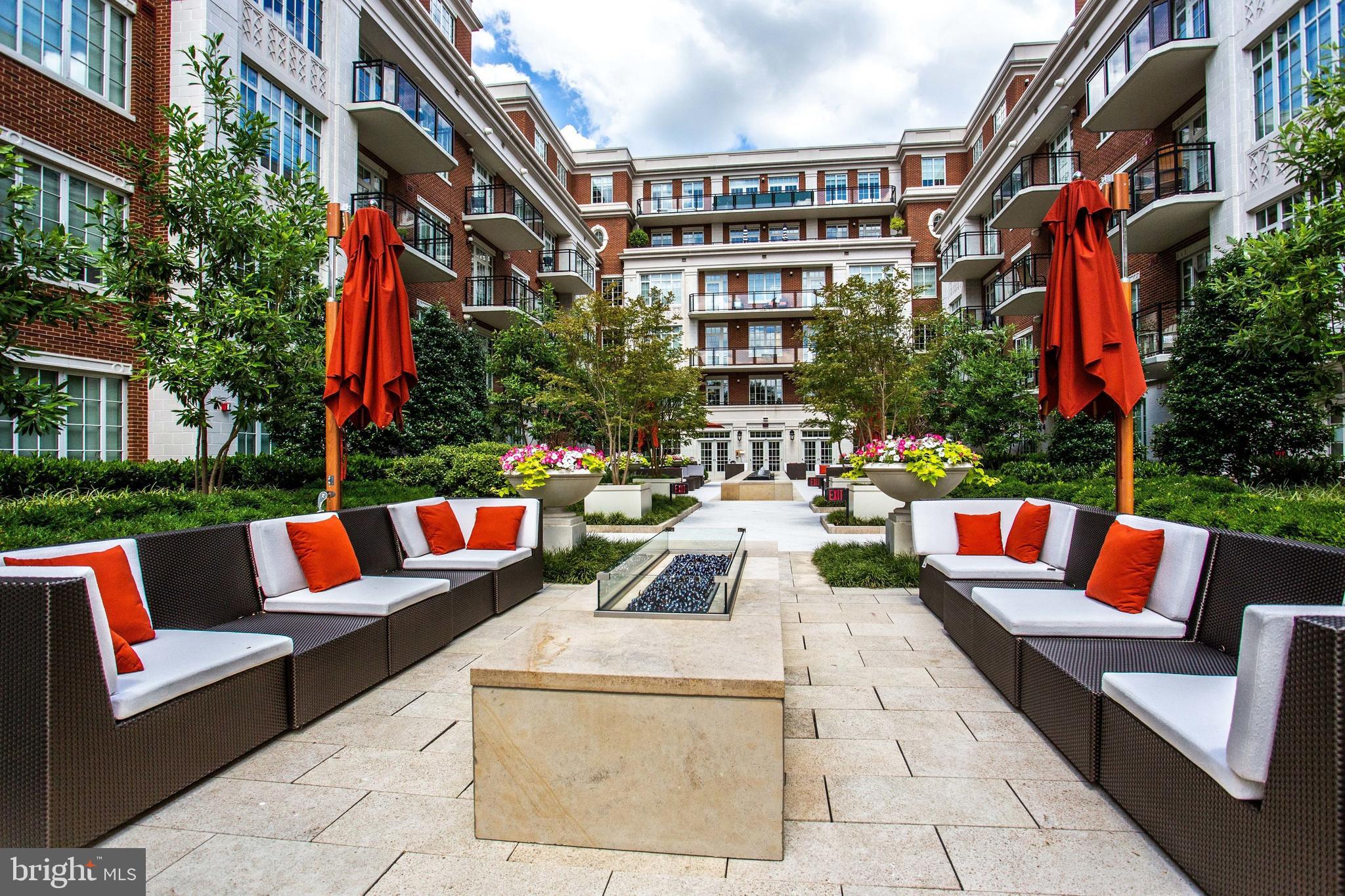 THE SIGNET - Residential