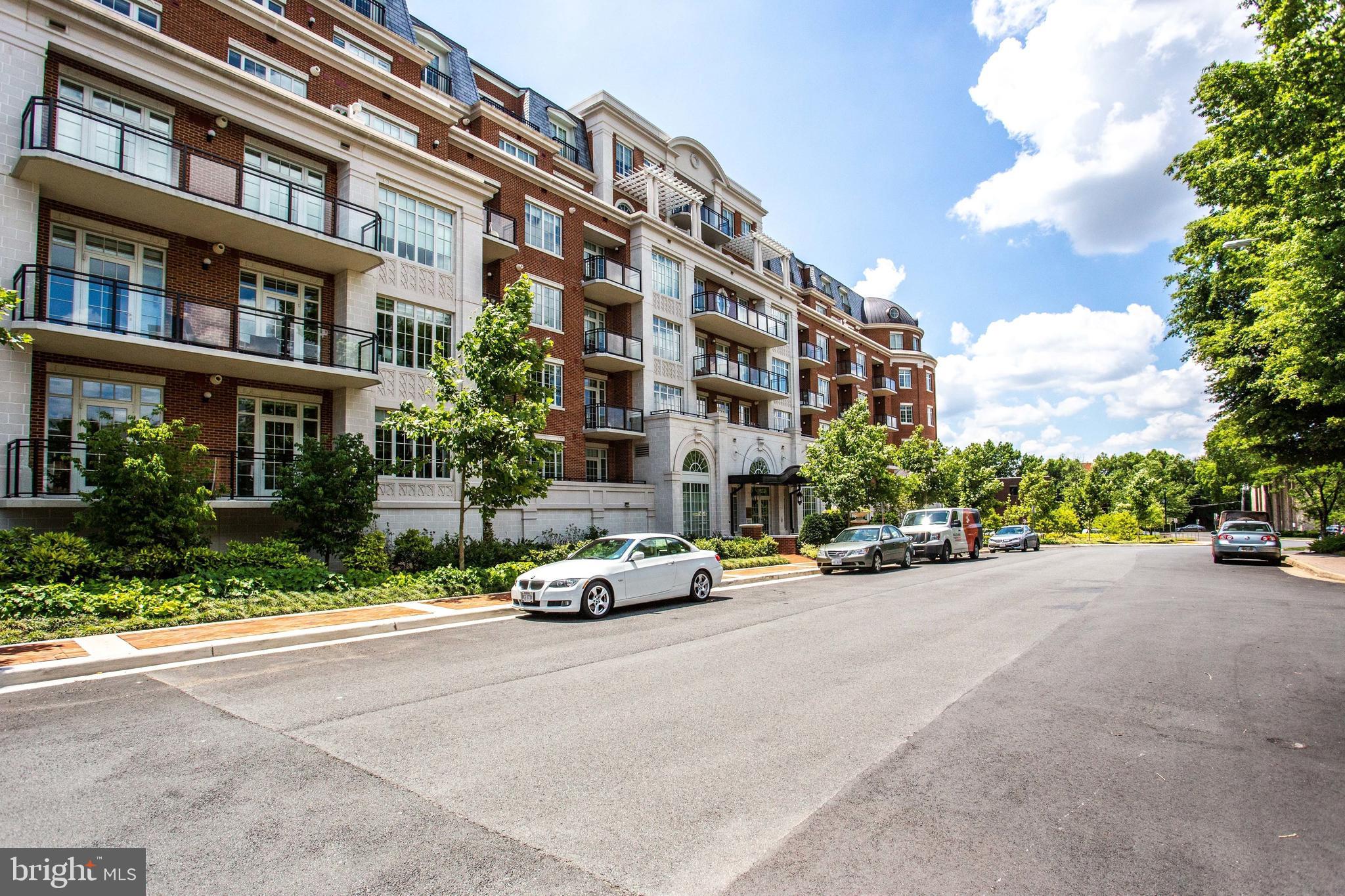 THE SIGNET - Residential