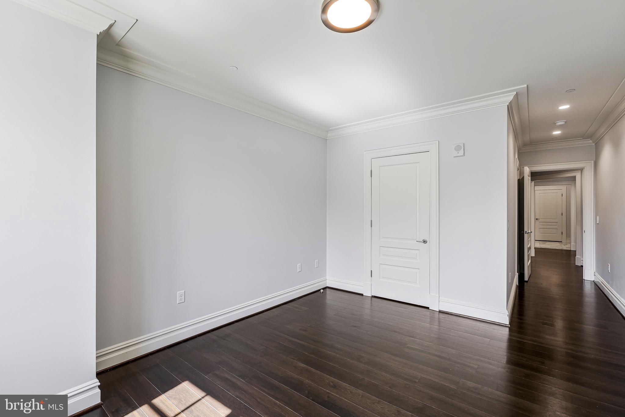 THE SIGNET - Residential