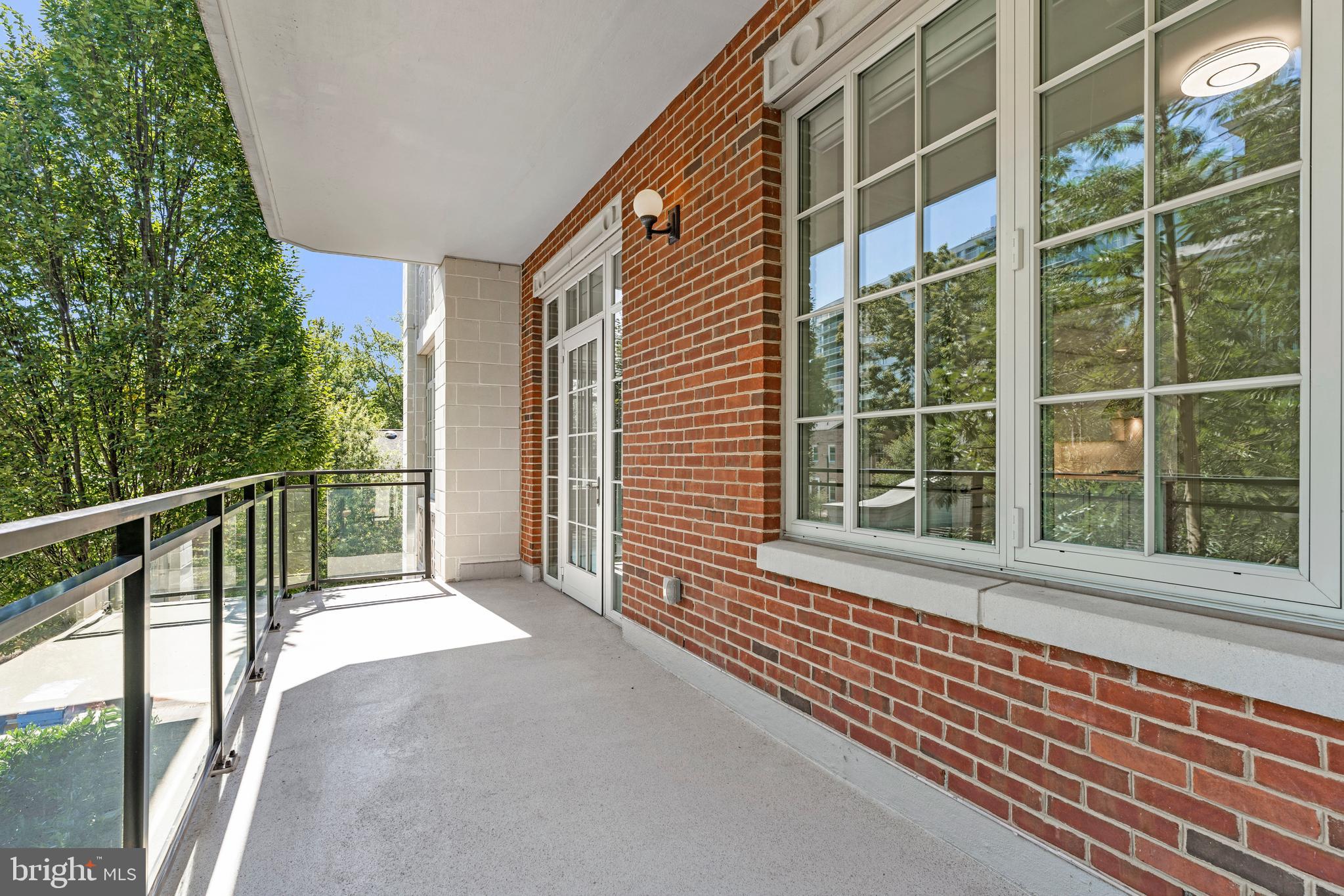 THE SIGNET - Residential