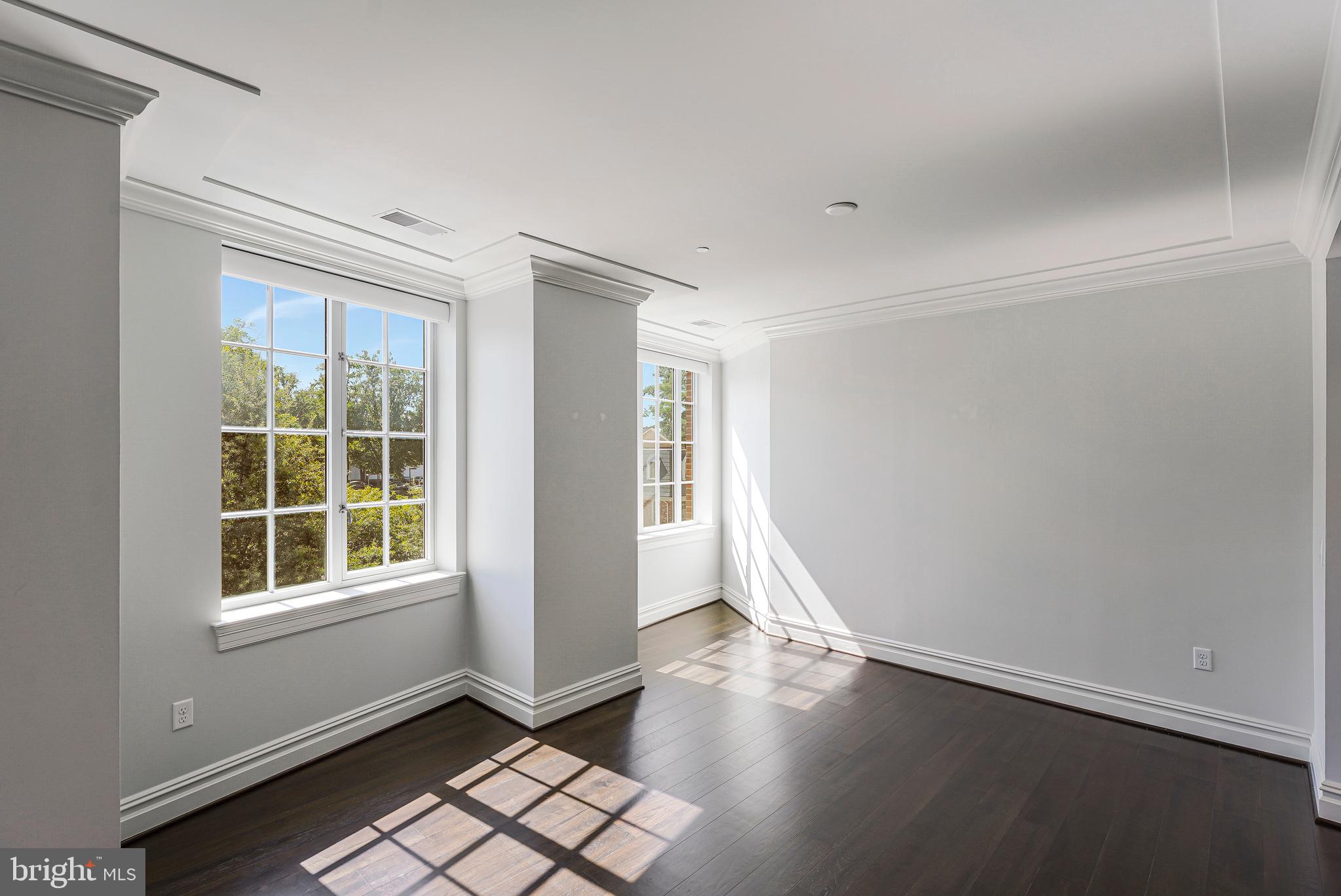 THE SIGNET - Residential