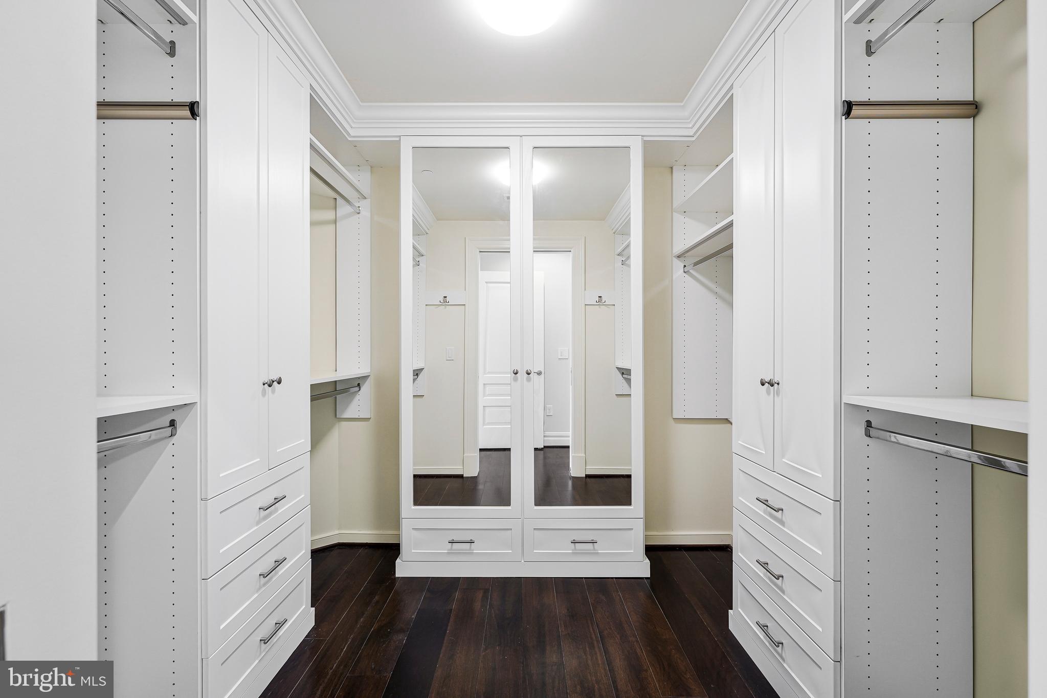 THE SIGNET - Residential