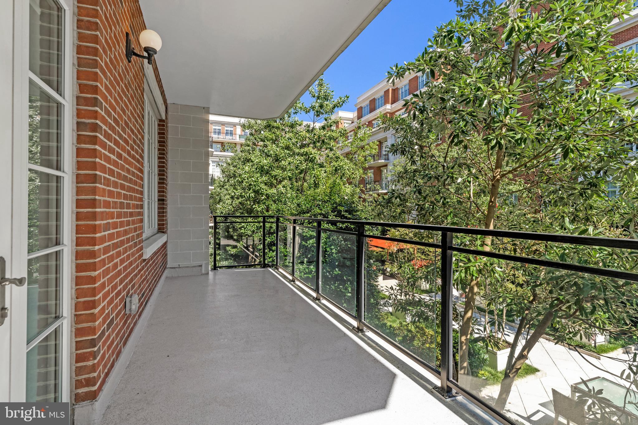 THE SIGNET - Residential