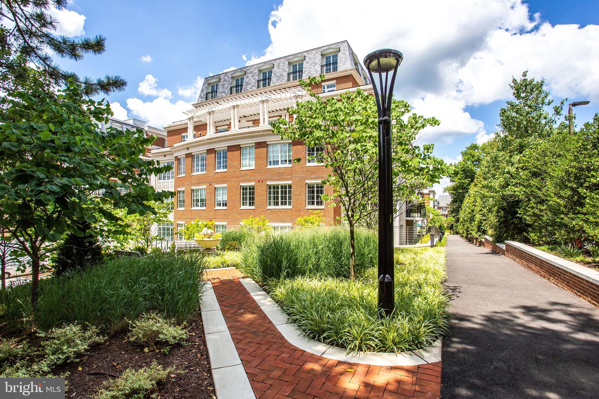 THE SIGNET - Residential