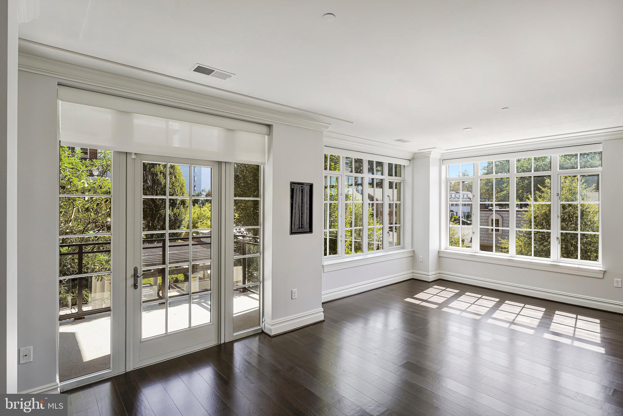 THE SIGNET - Residential