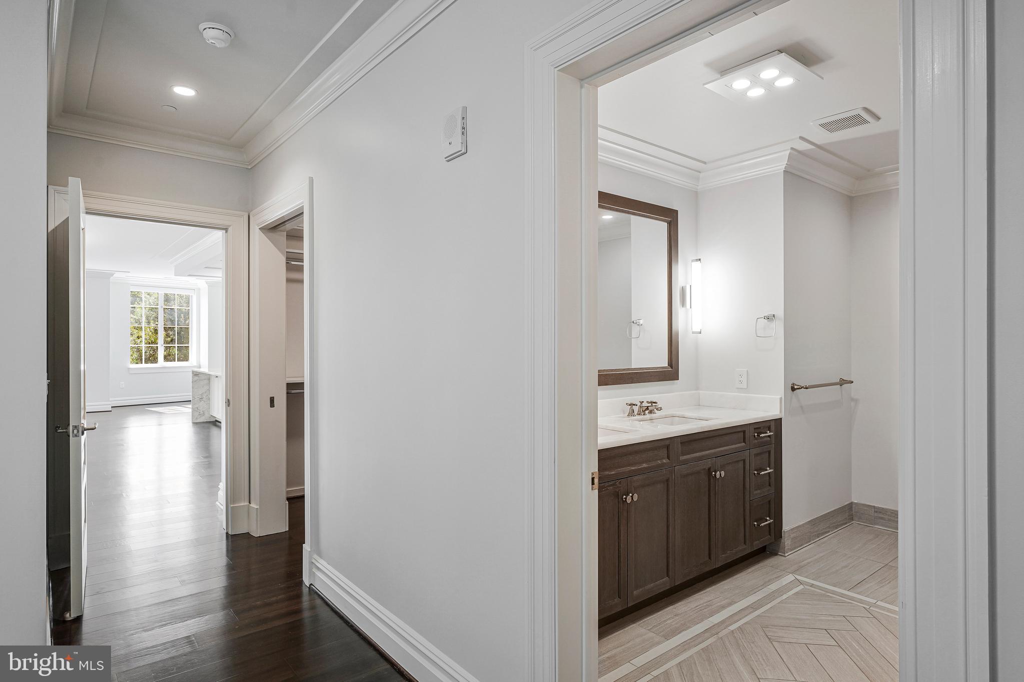 THE SIGNET - Residential