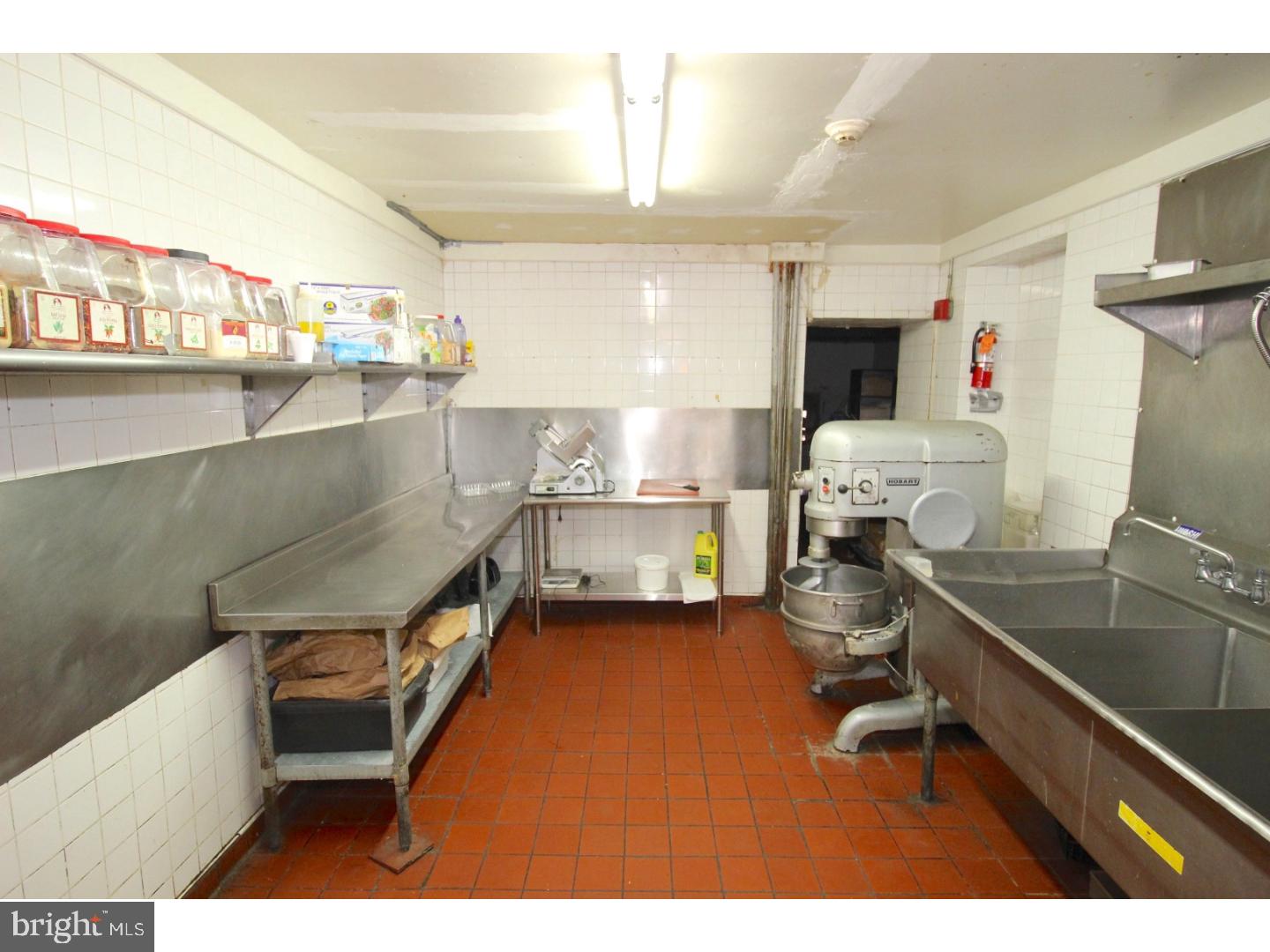 ROXBOROUGH - Commercial Sale