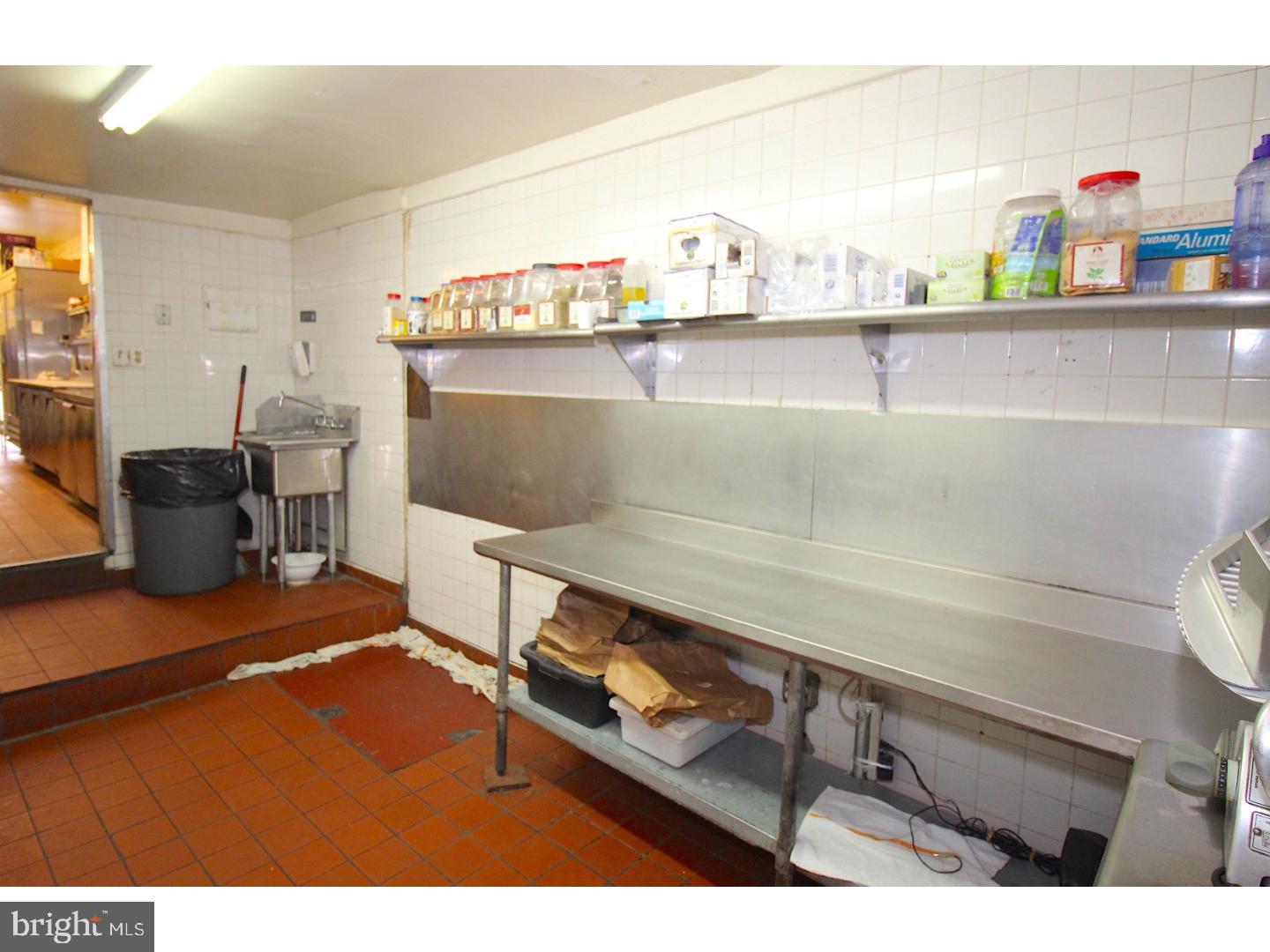 ROXBOROUGH - Commercial Sale