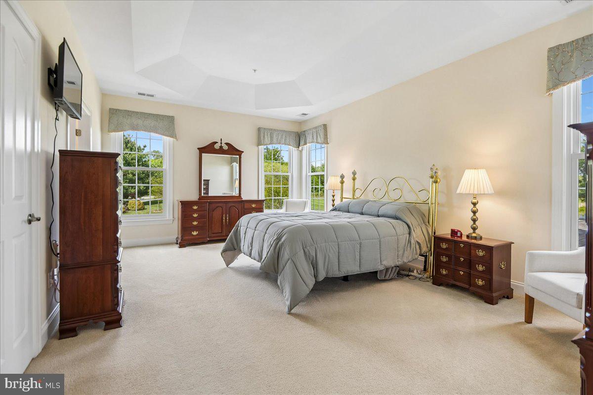 LAKESIDE FARMS - Residential