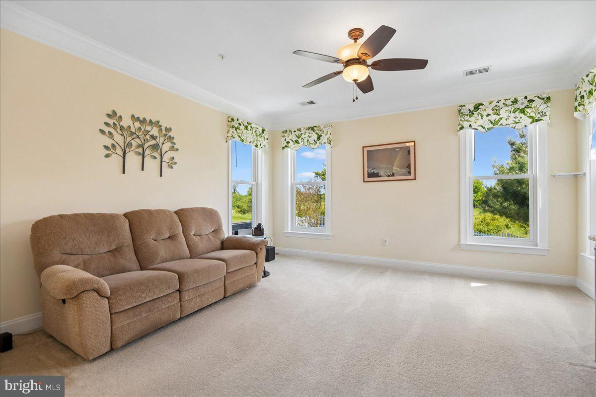 LAKESIDE FARMS - Residential