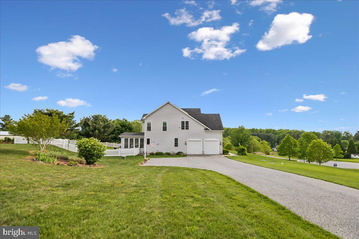 LAKESIDE FARMS - Residential