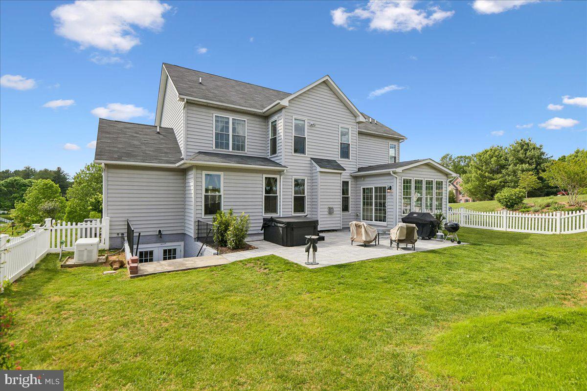 LAKESIDE FARMS - Residential