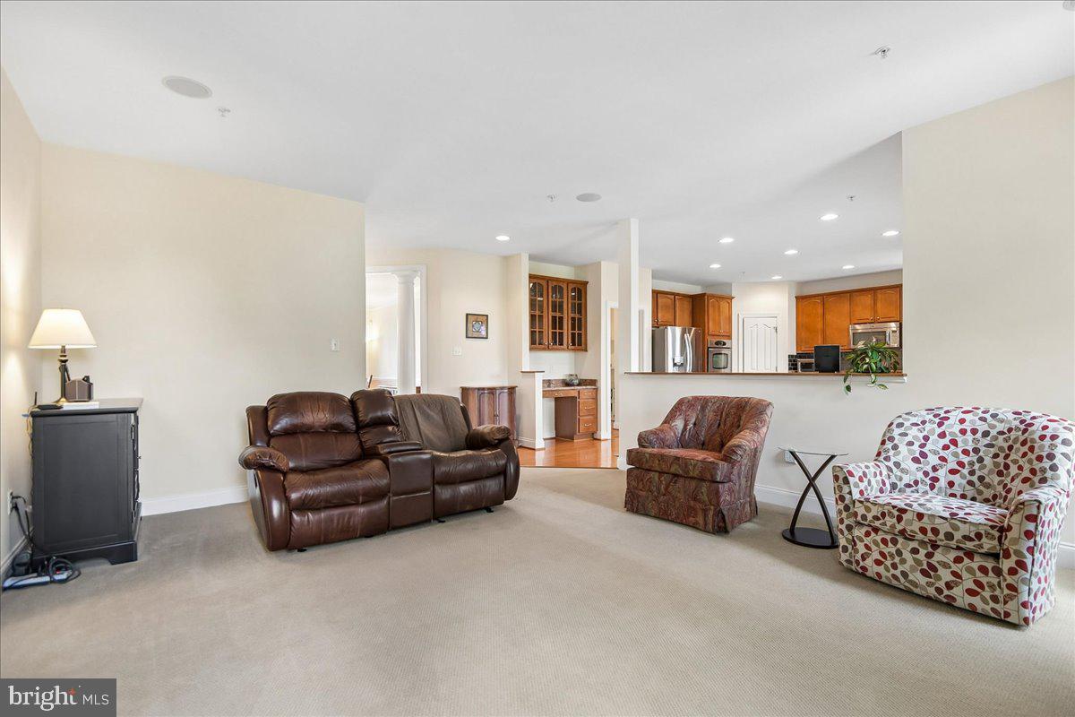 LAKESIDE FARMS - Residential