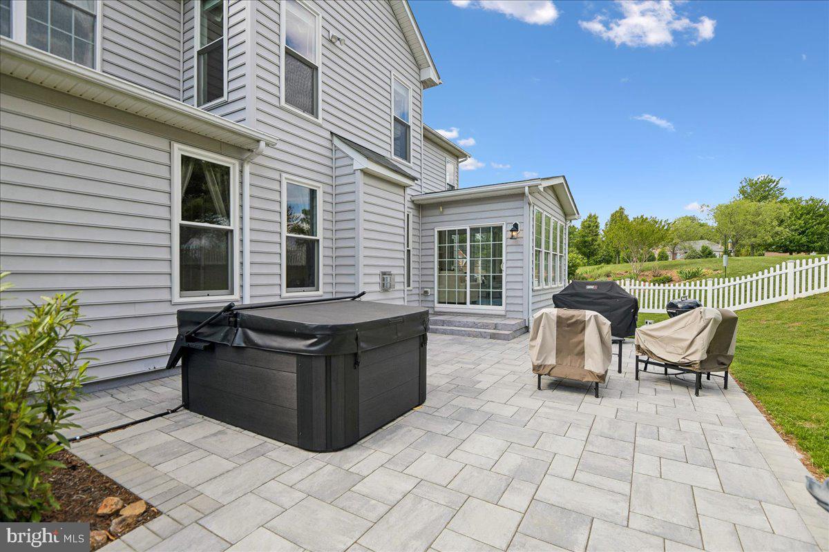 LAKESIDE FARMS - Residential