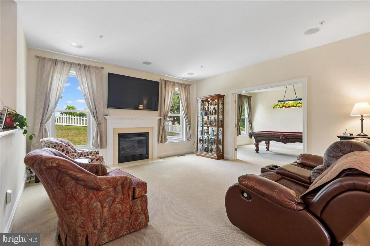 LAKESIDE FARMS - Residential