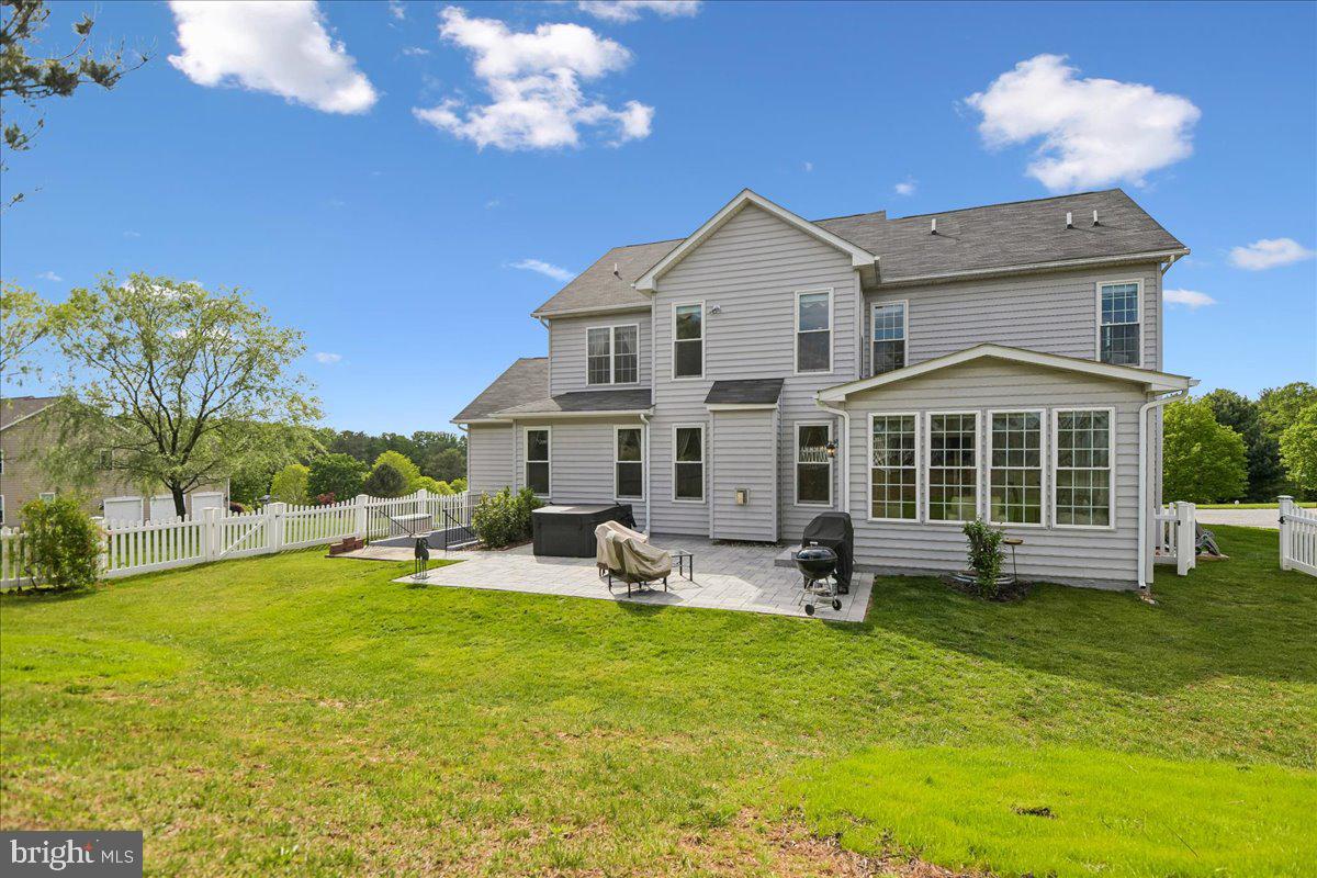 LAKESIDE FARMS - Residential