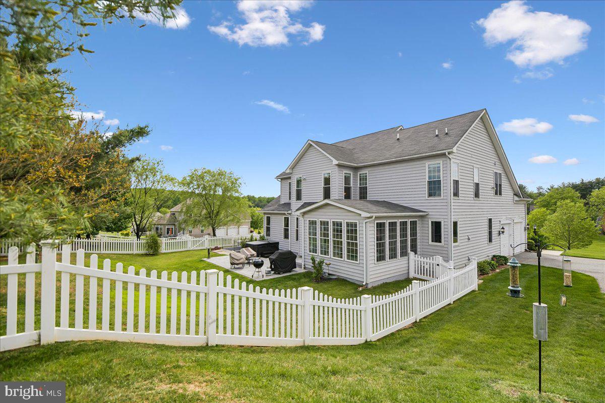 LAKESIDE FARMS - Residential