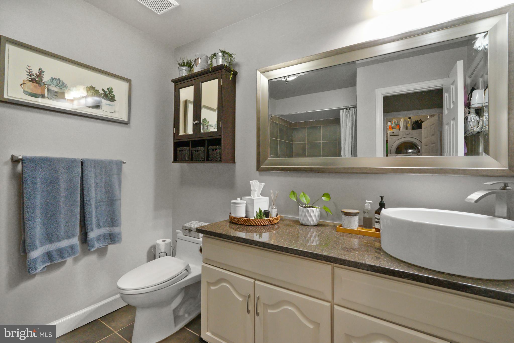 HAMPTON POINTE - Residential