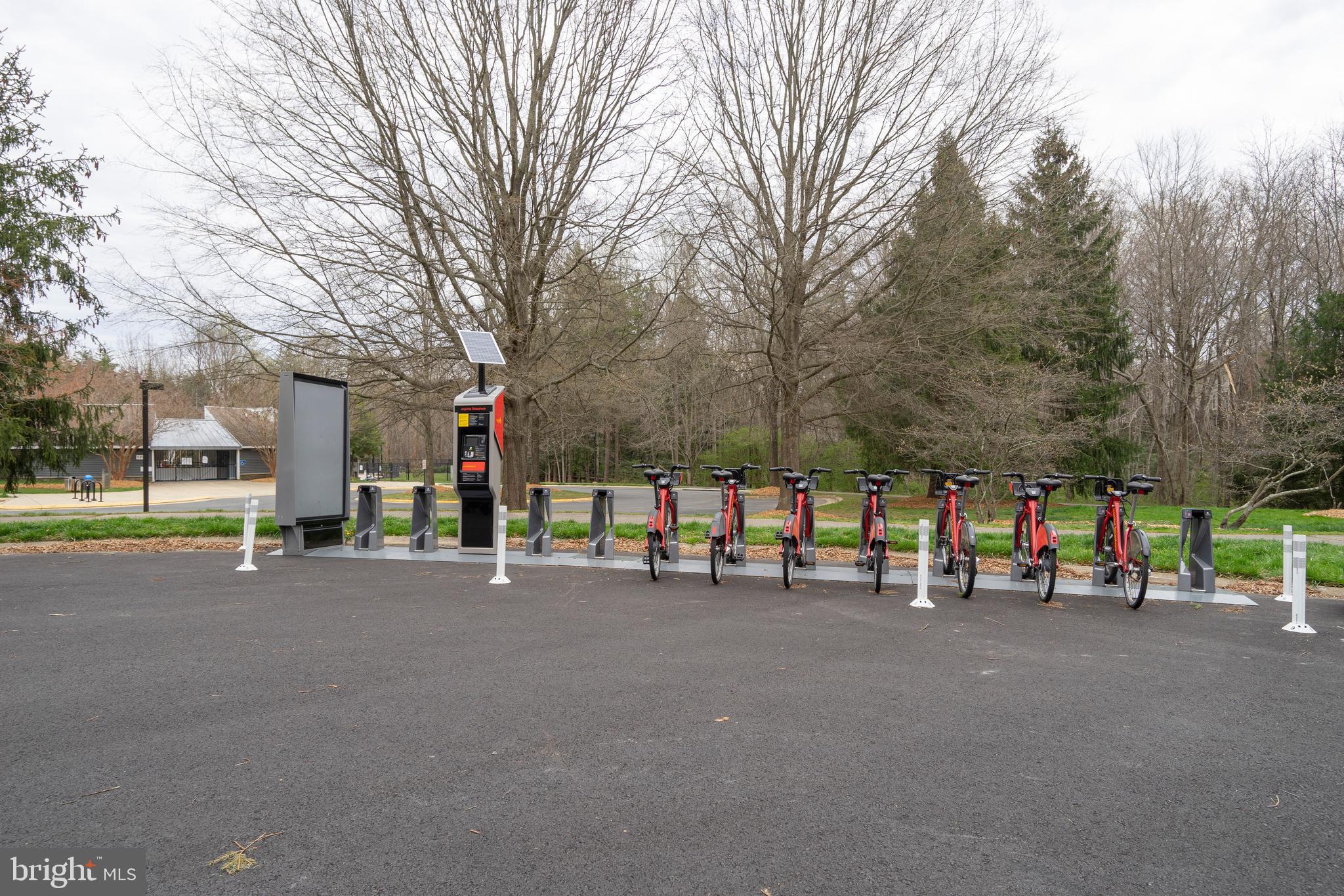 HAMPTON POINTE - Residential