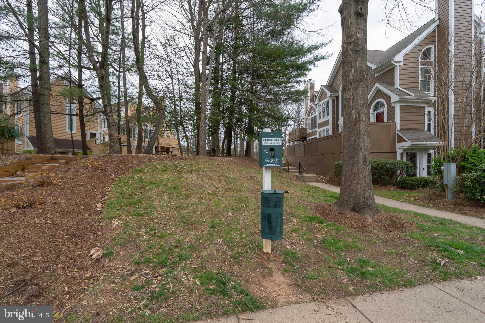 HAMPTON POINTE - Residential