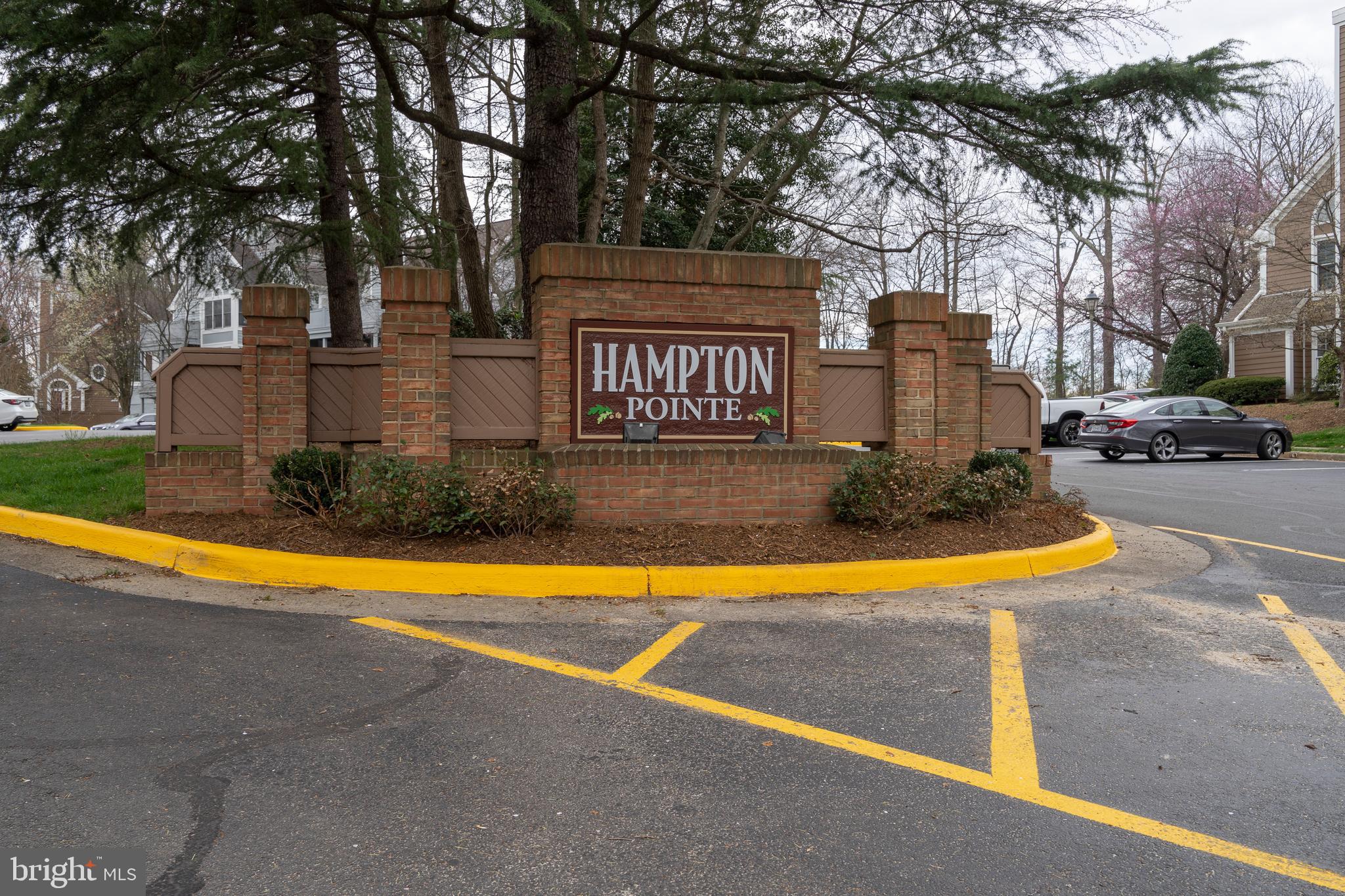 HAMPTON POINTE - Residential
