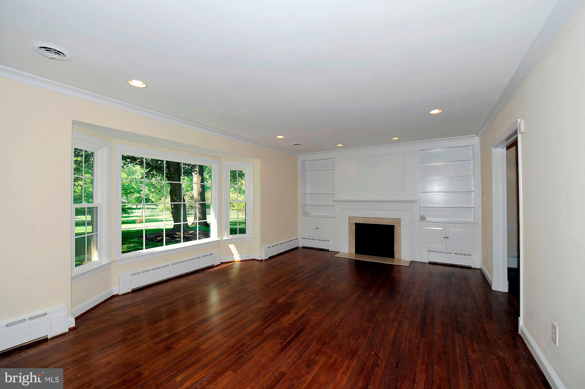 POTOMAC OUTSIDE - Residential Lease