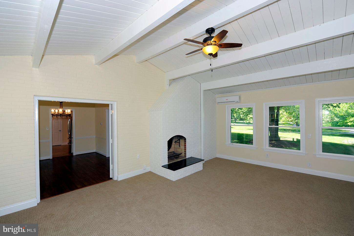 POTOMAC OUTSIDE - Residential Lease