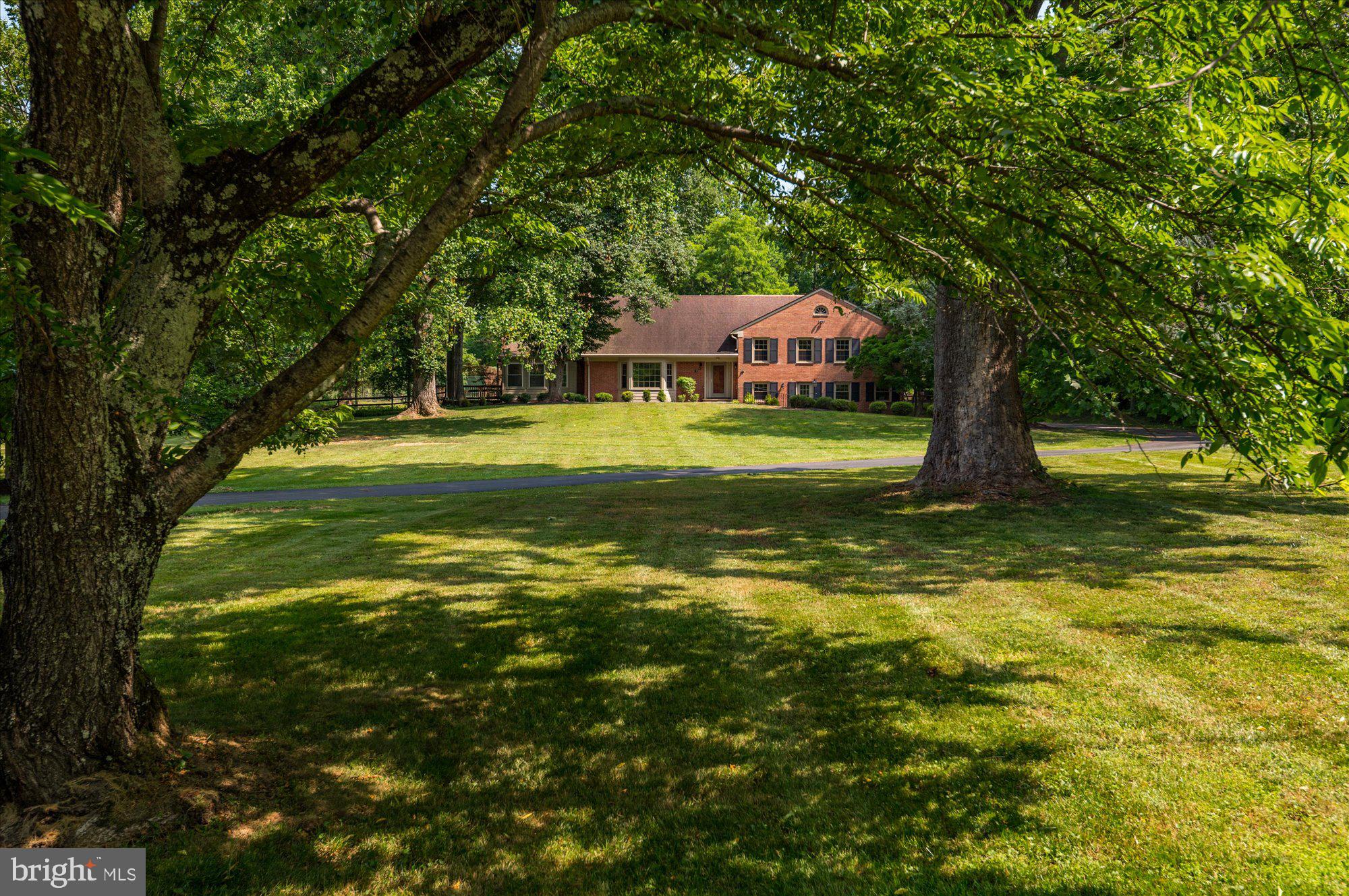 POTOMAC OUTSIDE - Residential Lease