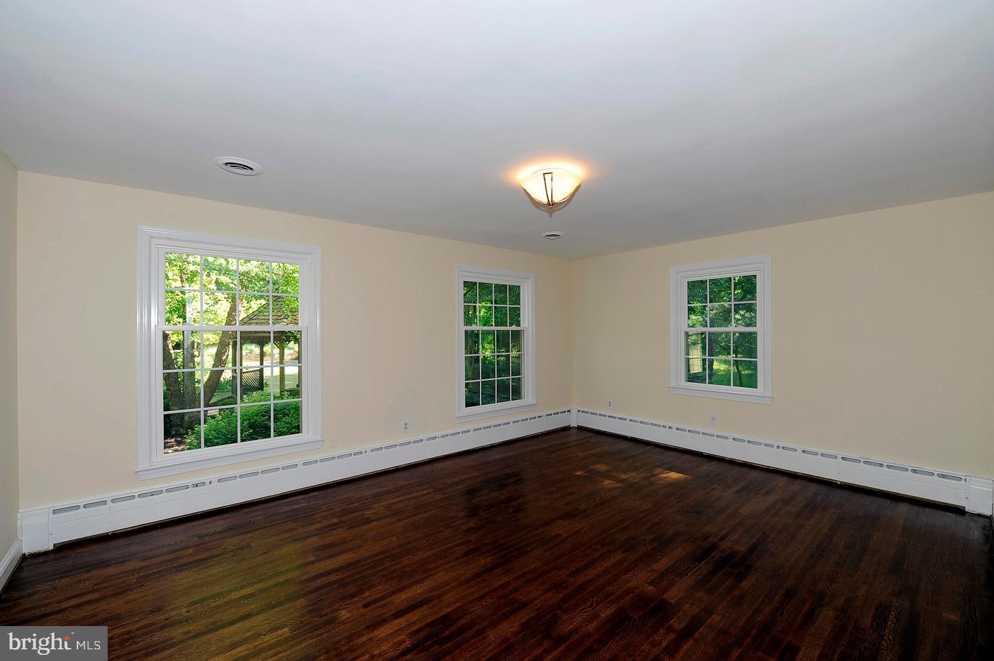 POTOMAC OUTSIDE - Residential Lease