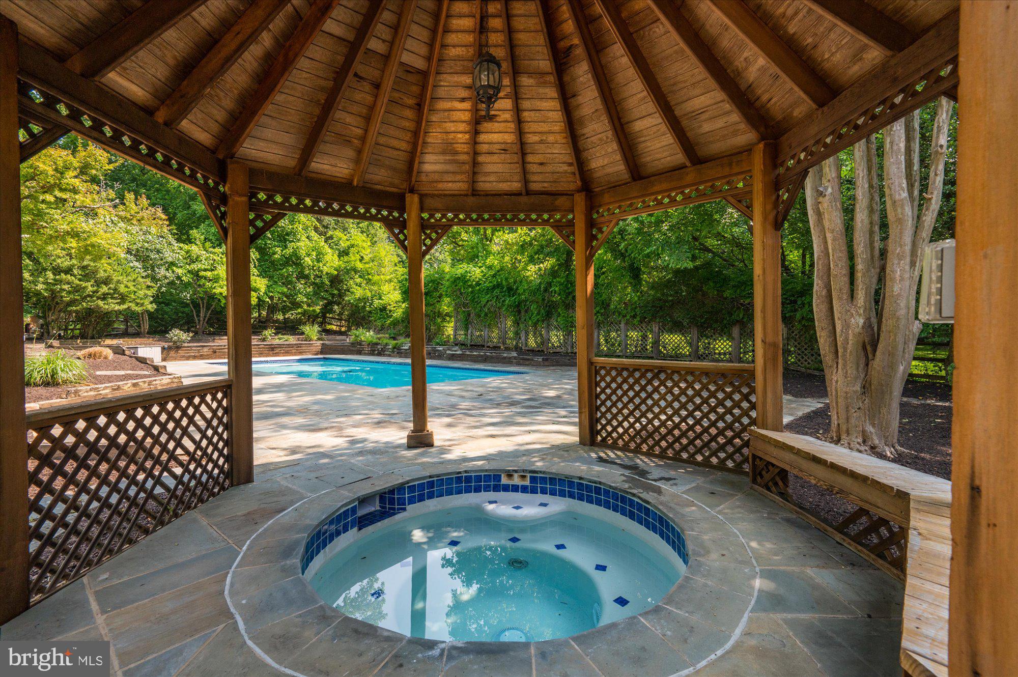 POTOMAC OUTSIDE - Residential Lease