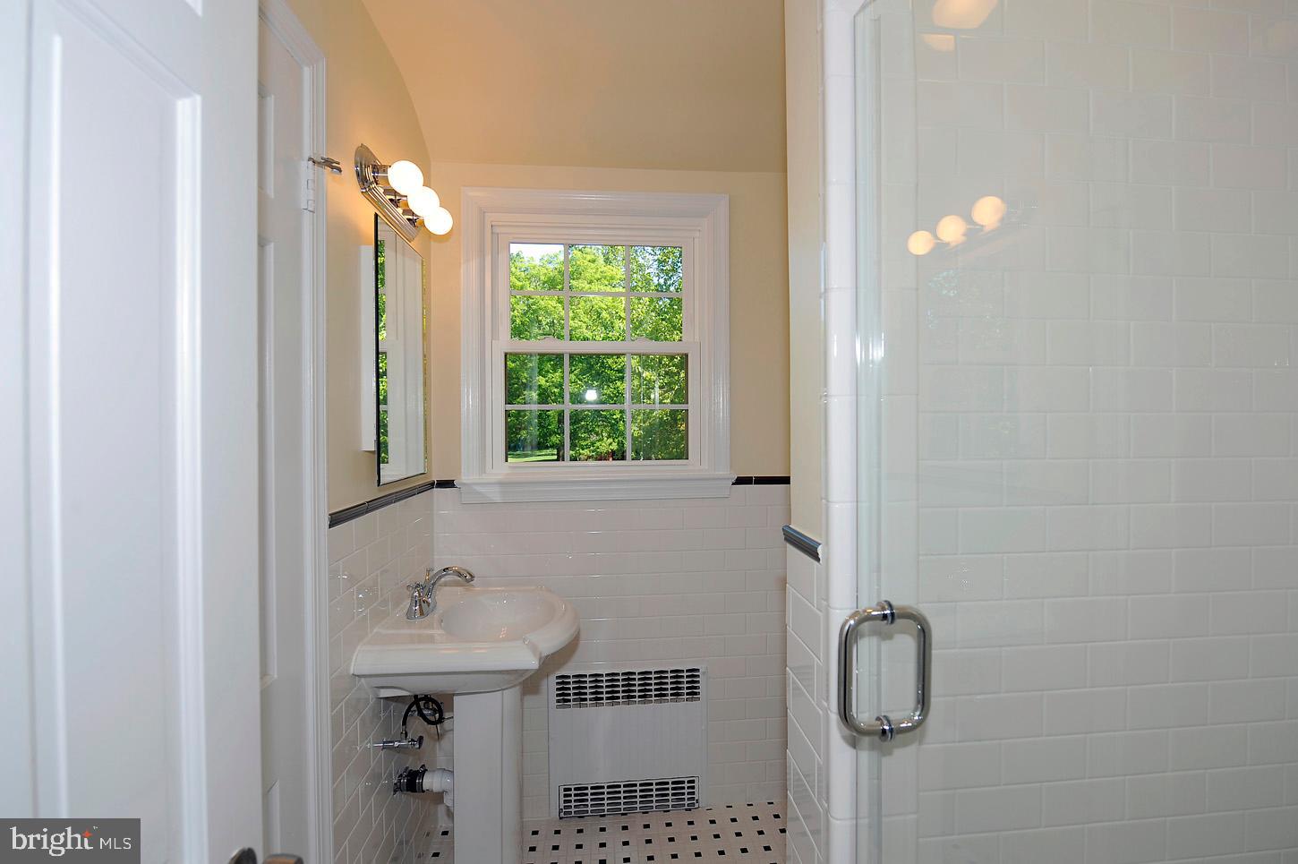 POTOMAC OUTSIDE - Residential Lease