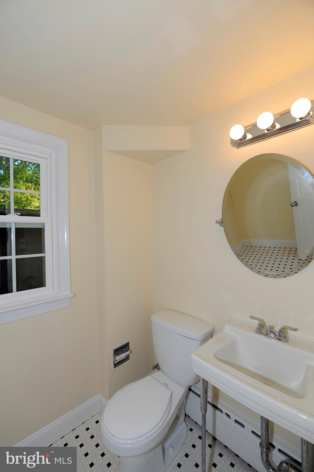 POTOMAC OUTSIDE - Residential Lease