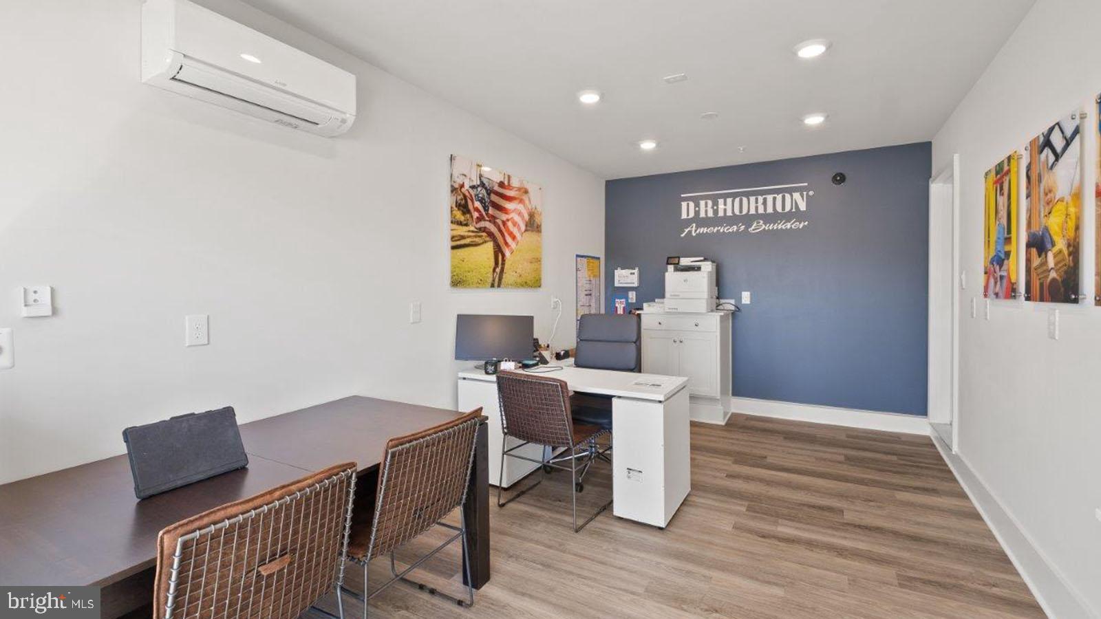 SPRING HILLS - Residential