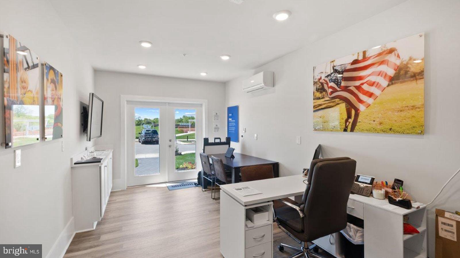 SPRING HILLS - Residential