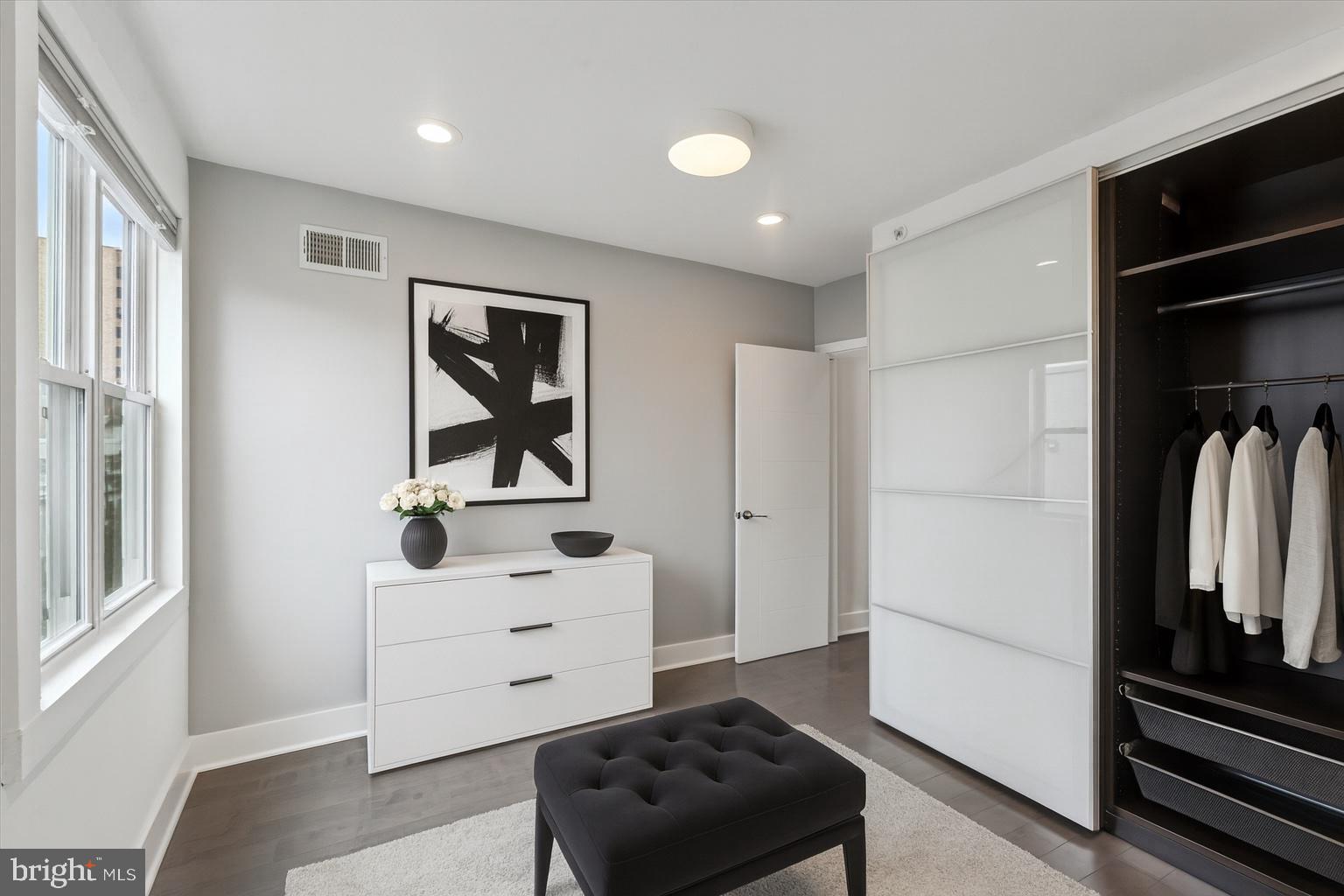 GRADUATE HOSPITAL - Residential