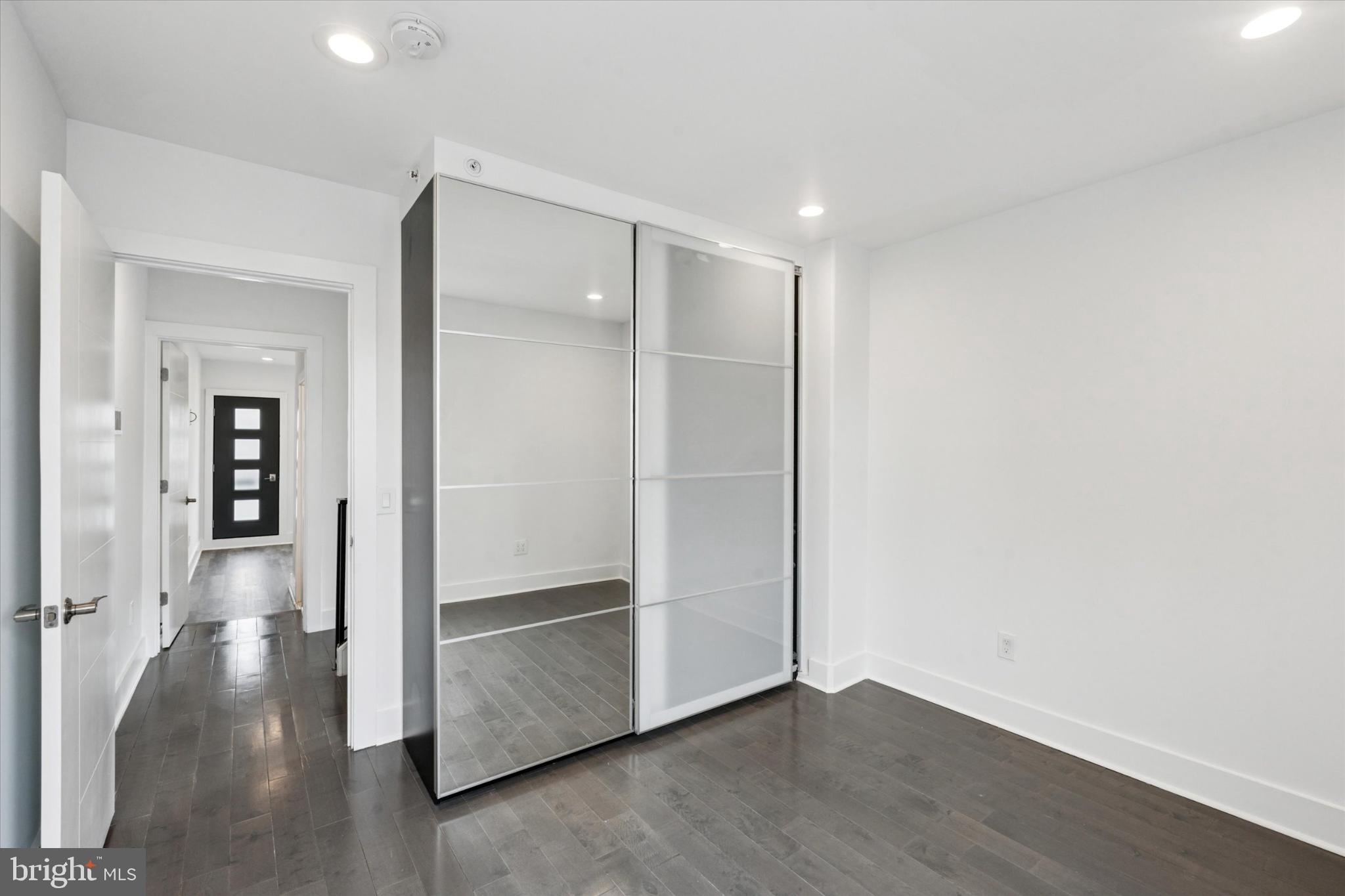 GRADUATE HOSPITAL - Residential