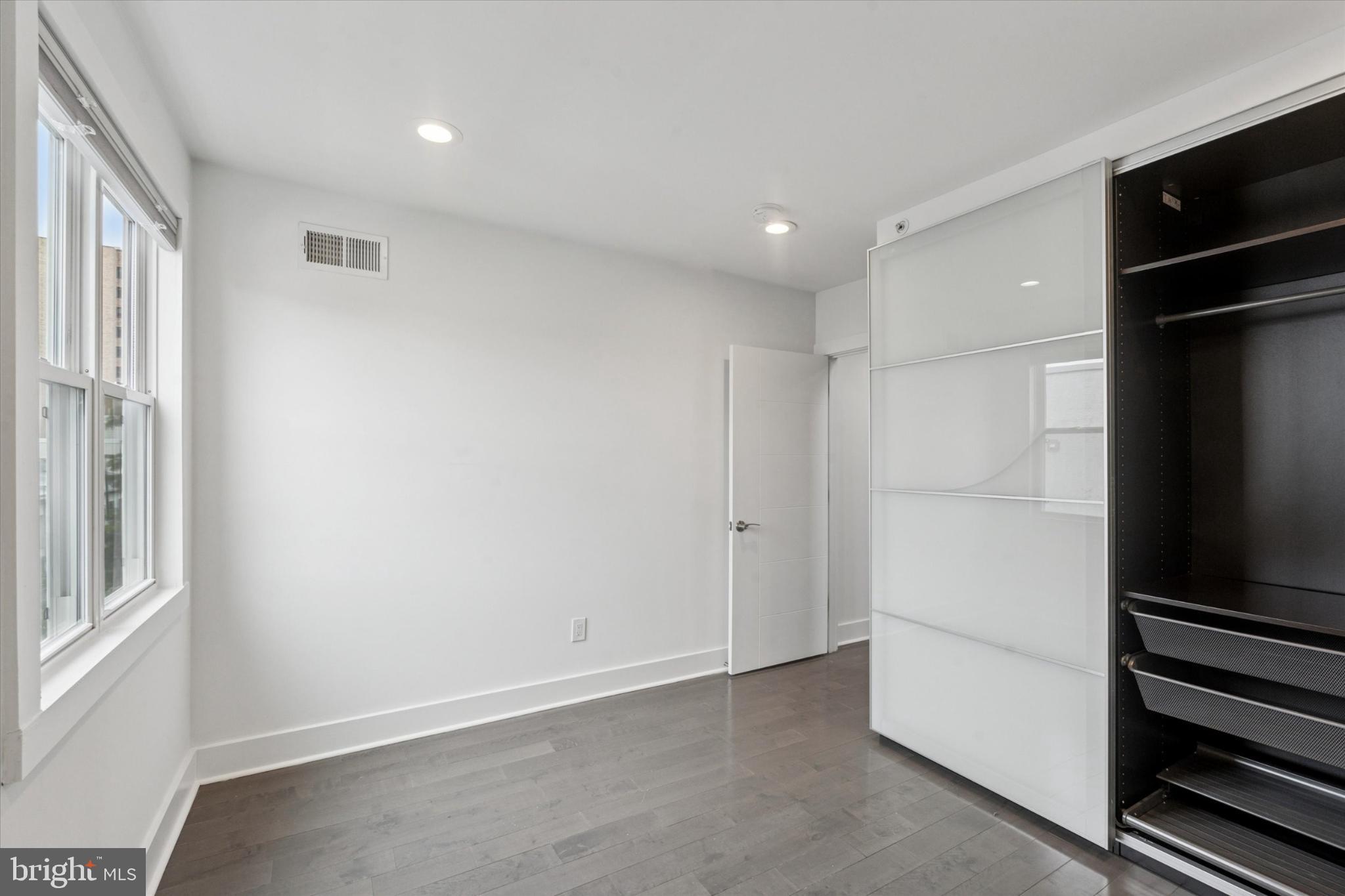 GRADUATE HOSPITAL - Residential