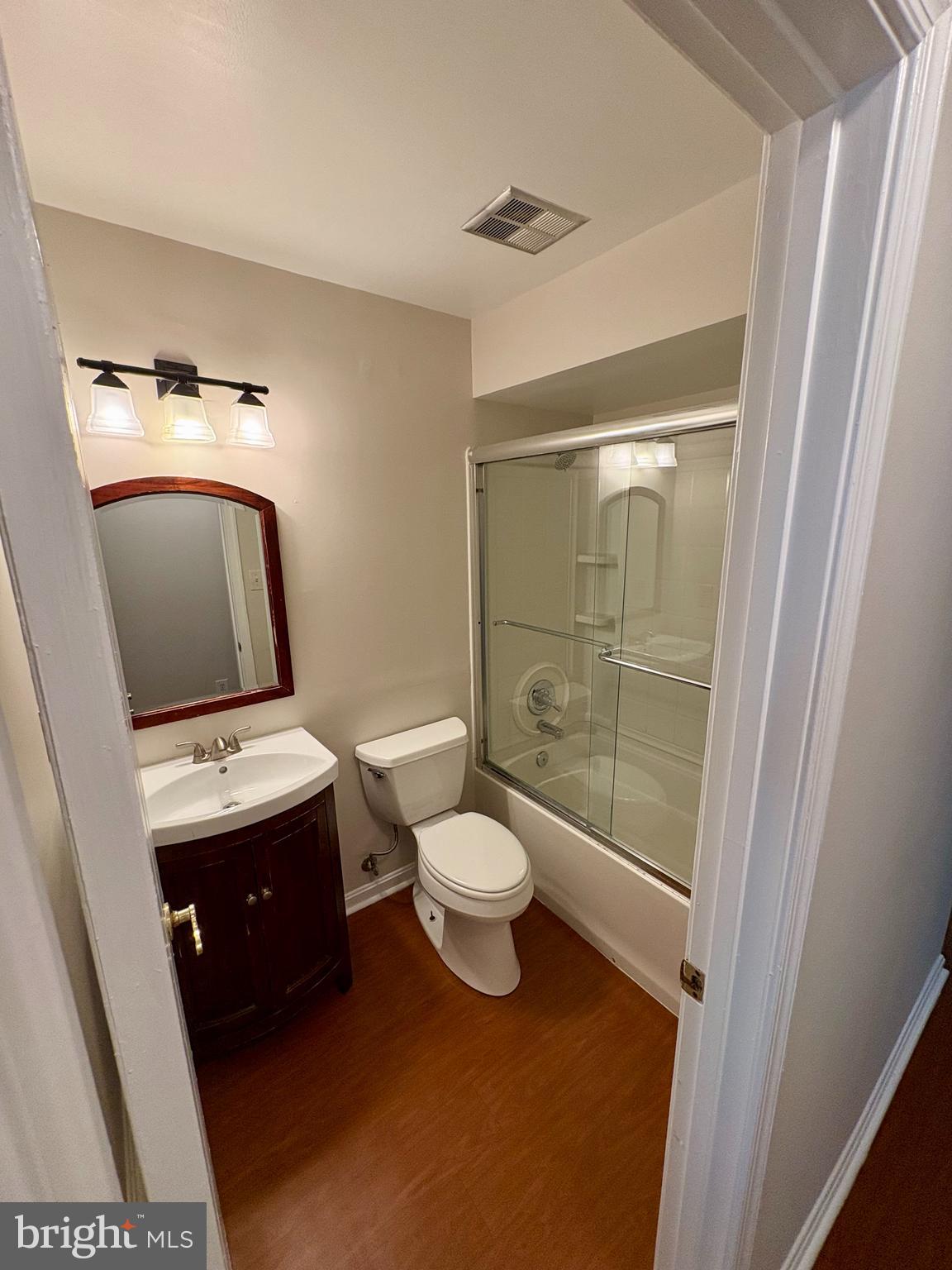 MONTGOMERY RUN - Residential Lease